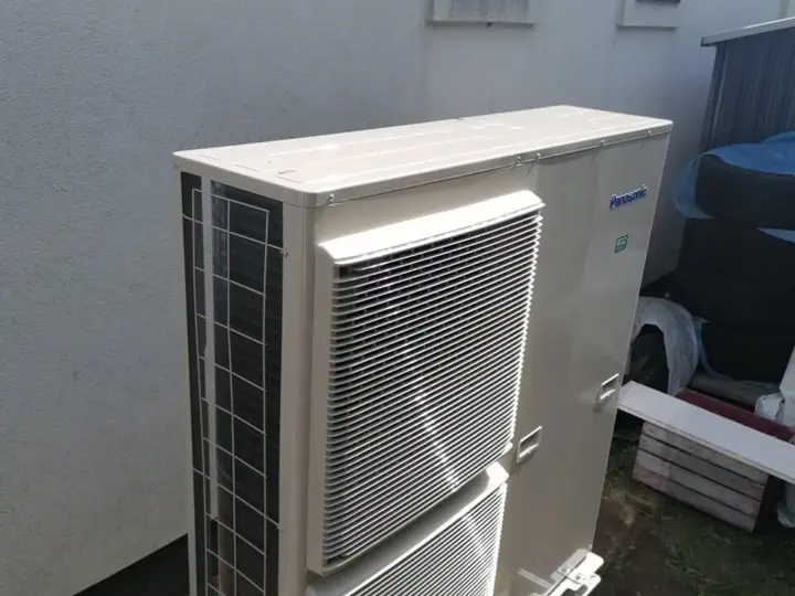 Zamontowana pompa ciepła Panasonic 9kW