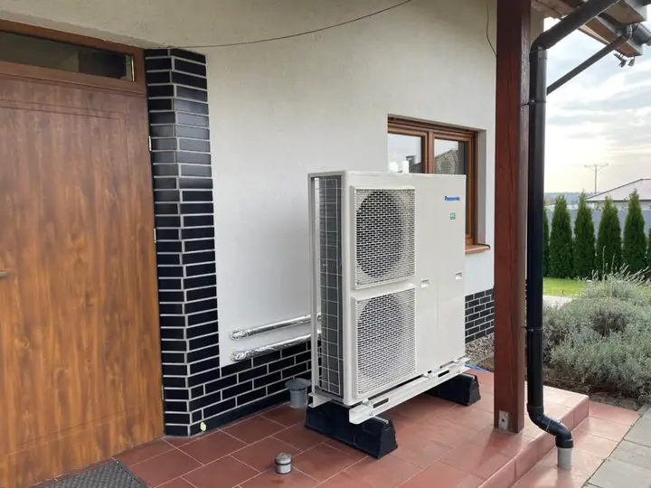 Zamontowana pompa ciepła Panasonic KIT-WXC09H9E8 T-Cap
